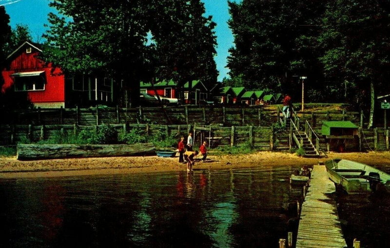 Northern Nights Resort (Crists Forest View Resort) - Vintage Postcard